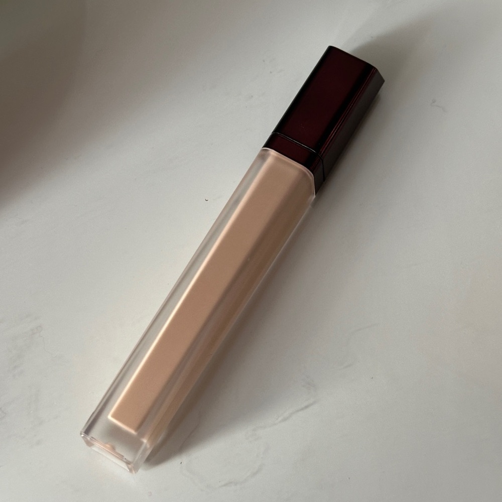 Hourglass concealer